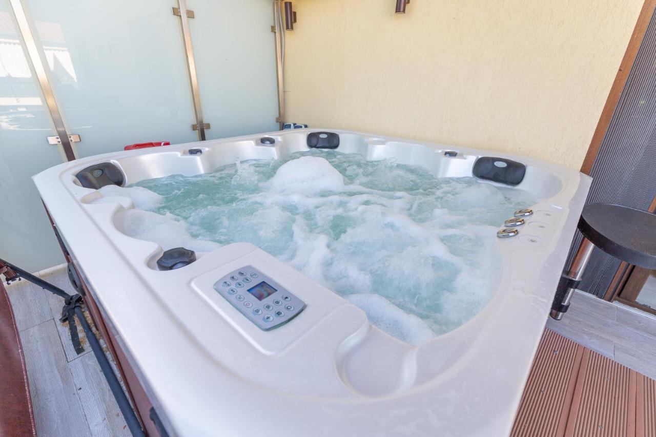 Casa Luxury Wellness Apartman By Bltn Siófok Esterno foto